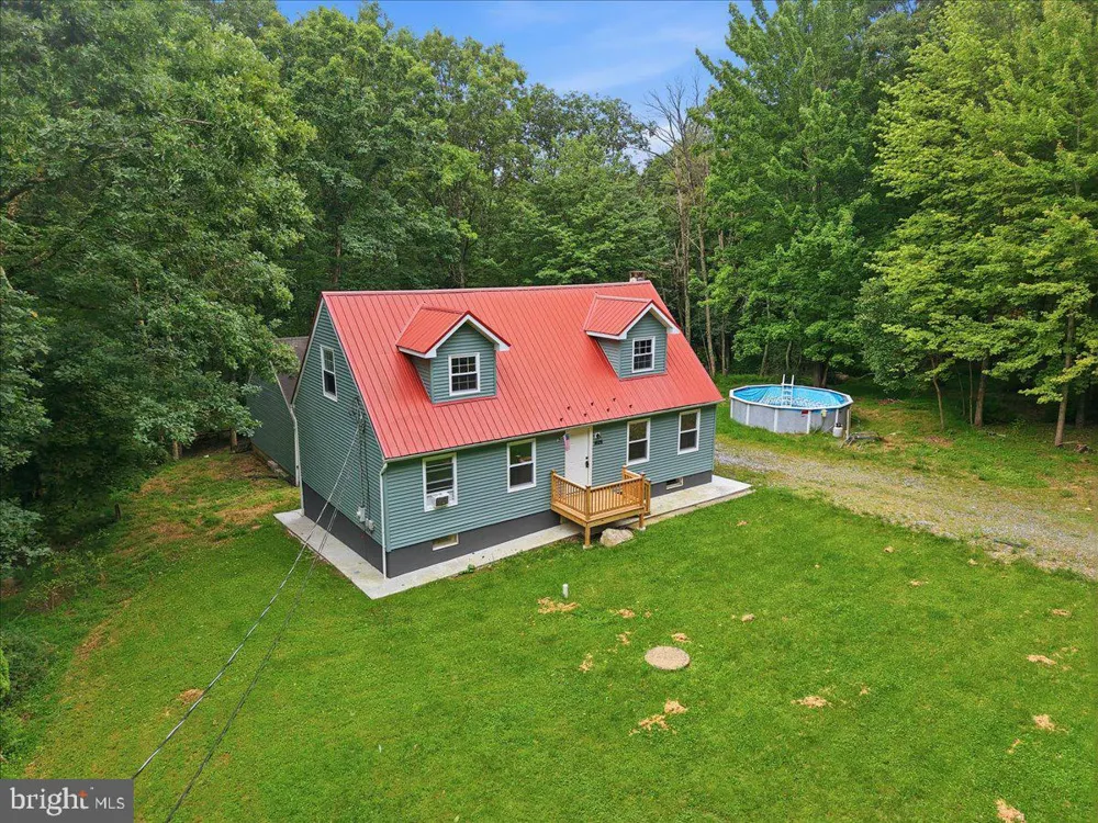 1626 DAVID LANE Effort, PA 18330