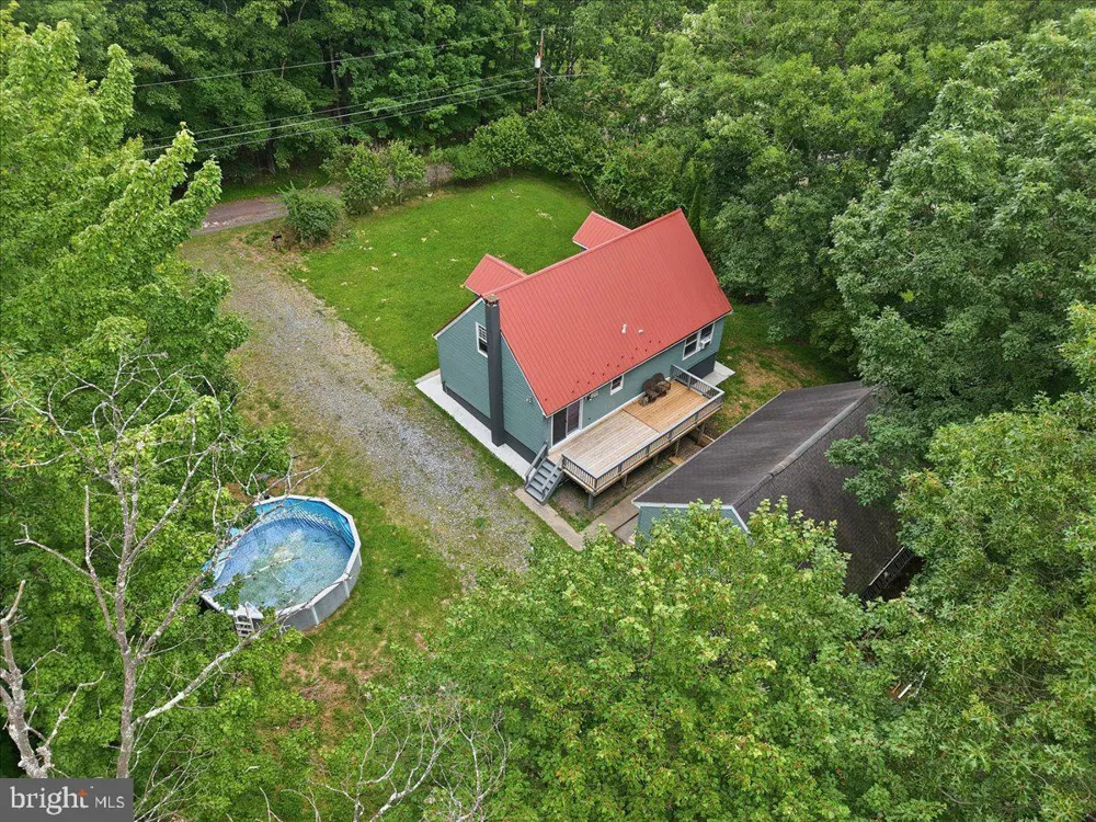 1626 DAVID LANE Effort, PA 18330