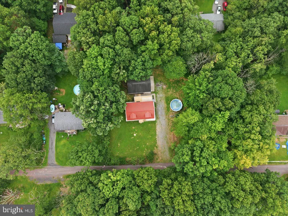 1626 DAVID LANE Effort, PA 18330