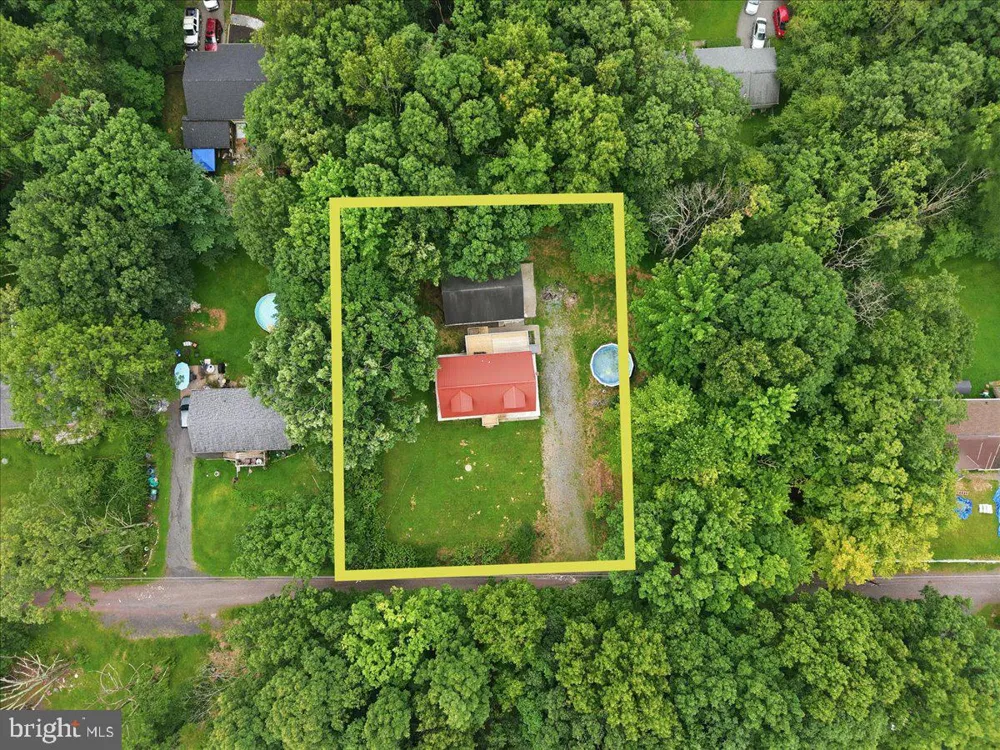 1626 DAVID LANE Effort, PA 18330