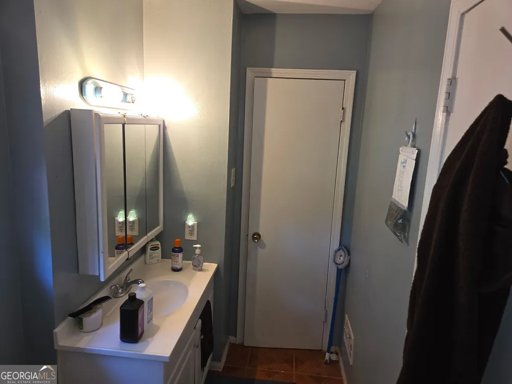 143 Tiffany TRL Riverdale, GA 30274