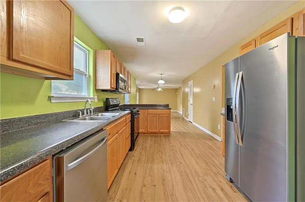 4201 Ash Tree Street Snellville, GA 30039