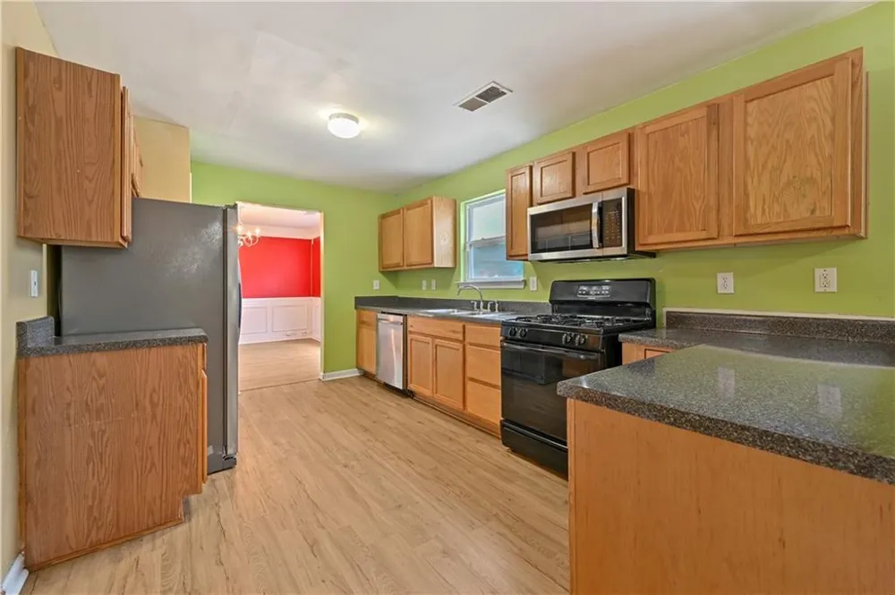 4201 Ash Tree Street Snellville, GA 30039