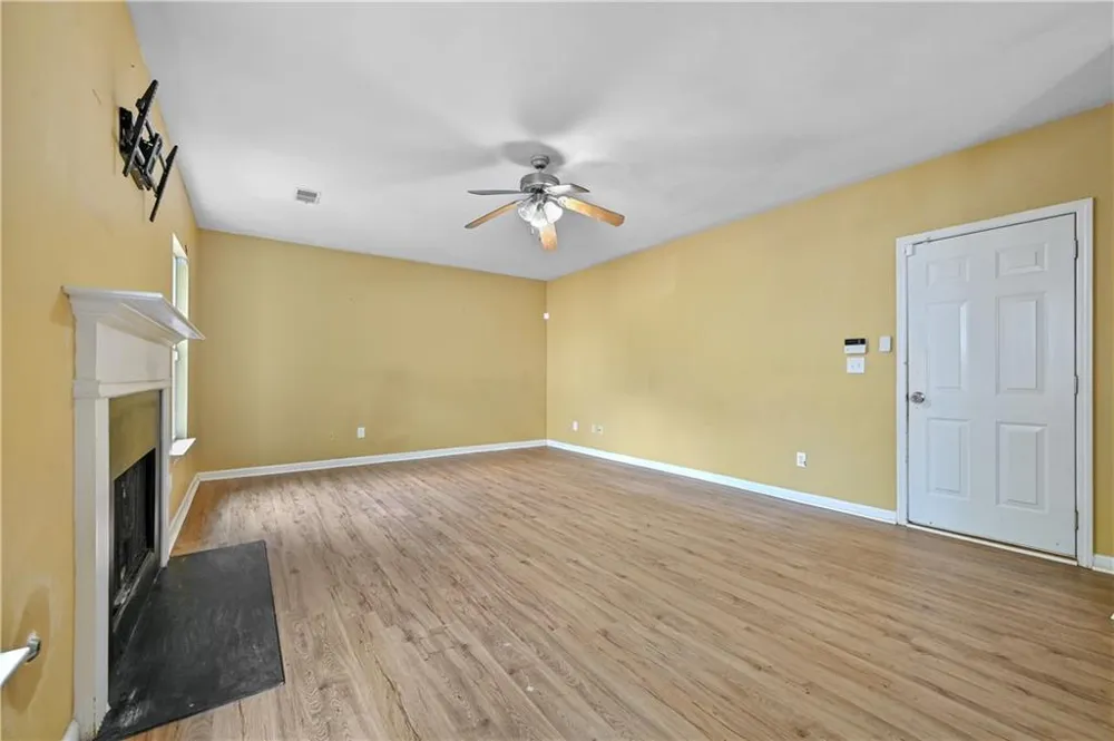4201 Ash Tree Street Snellville, GA 30039