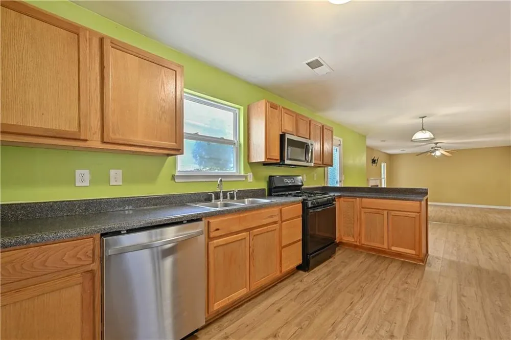 4201 Ash Tree Street Snellville, GA 30039