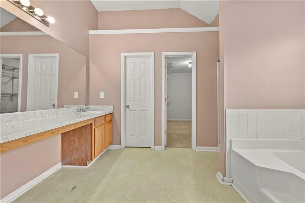 4201 Ash Tree Street Snellville, GA 30039