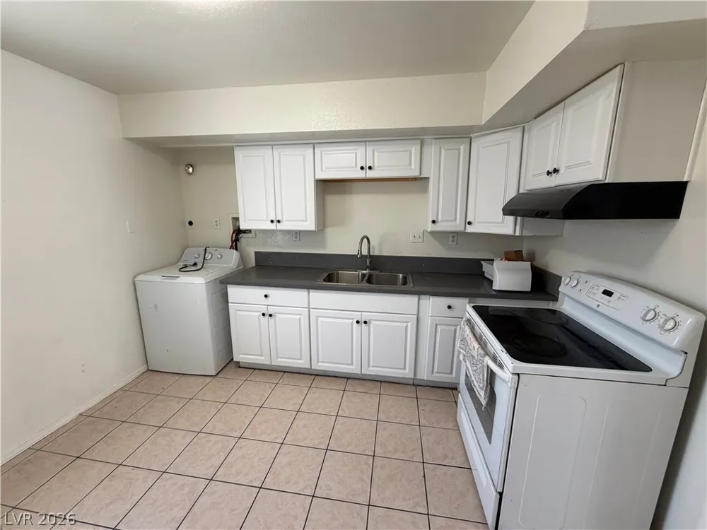 425 E Merlayne Drive #1 Henderson, NV 89011