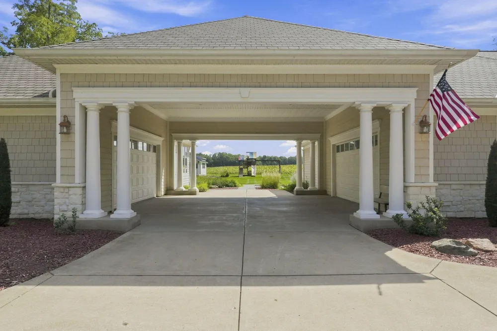 1920 High Mdw S Niles, MI 49120