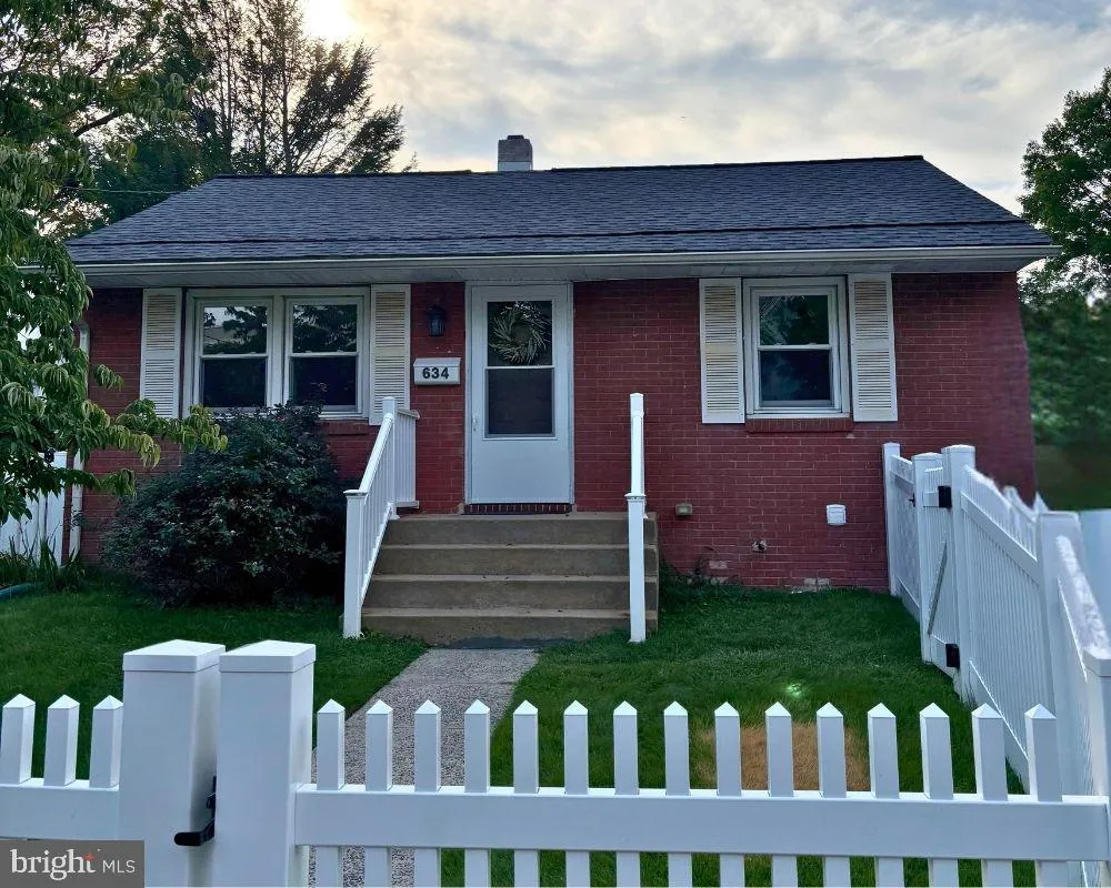 634 MONROE STREET Media, PA 19063