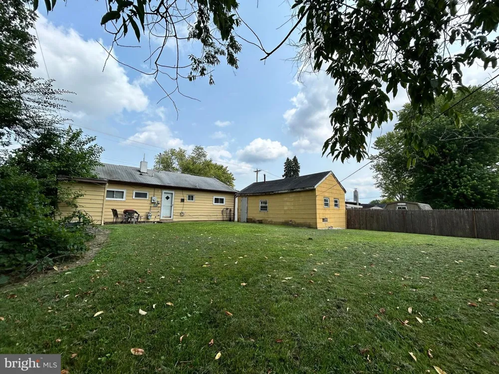 122 HALCYON DRIVE New Castle, DE 19720