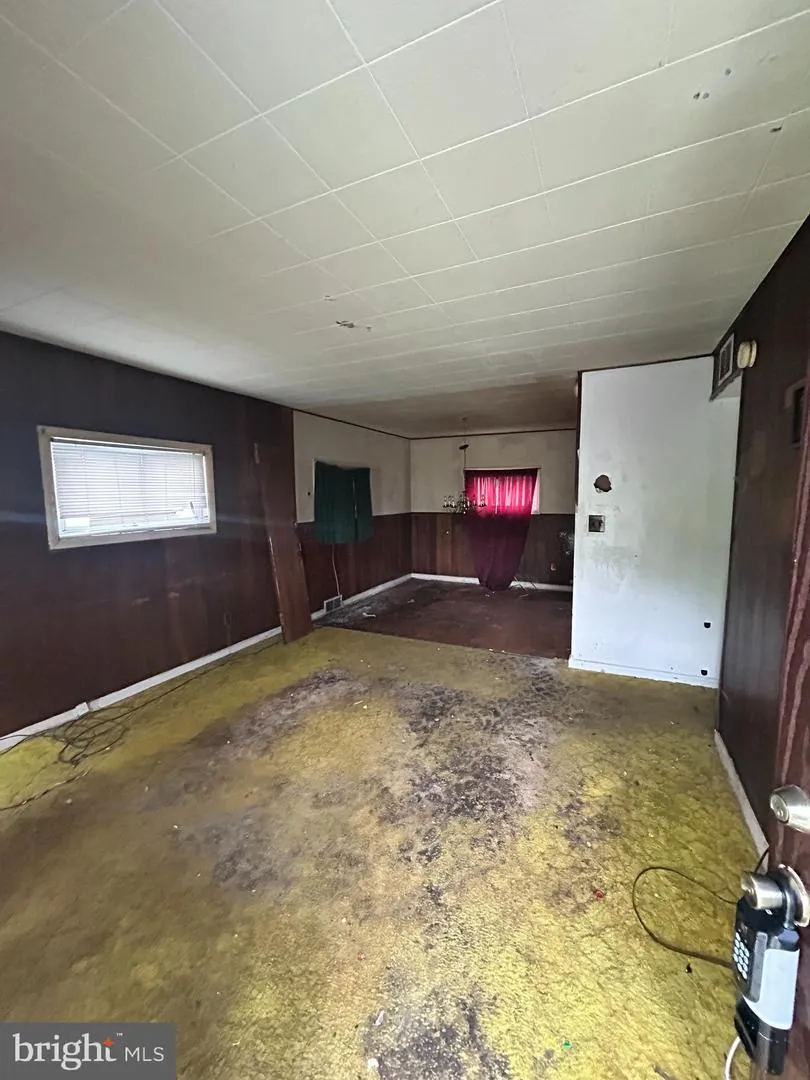 122 HALCYON DRIVE New Castle, DE 19720