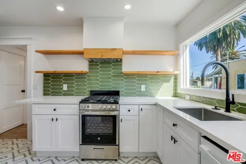 633 Rampart Boulevard