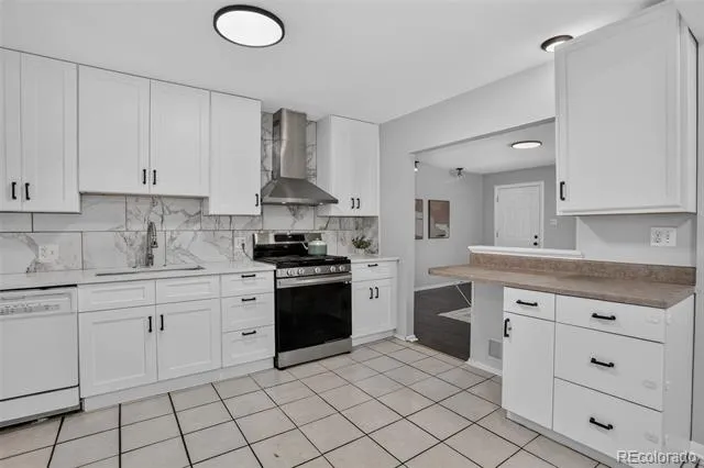 1081 S Knox Court Denver, CO 80219
