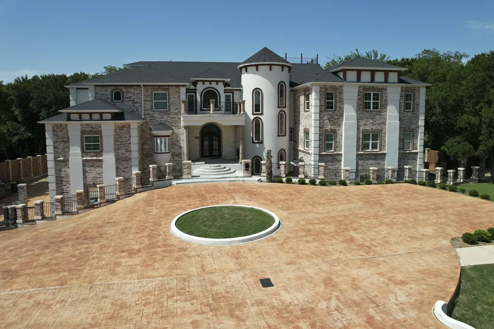 2415 Amberleaf Court Cedar Hill, TX 75104