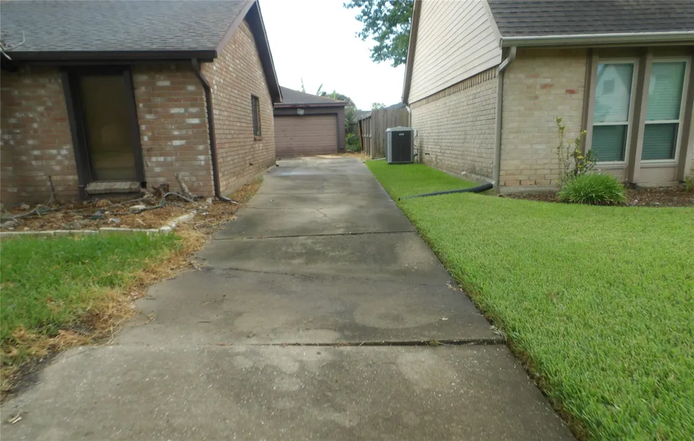 10034 Sageglow Drive Houston, TX 77089