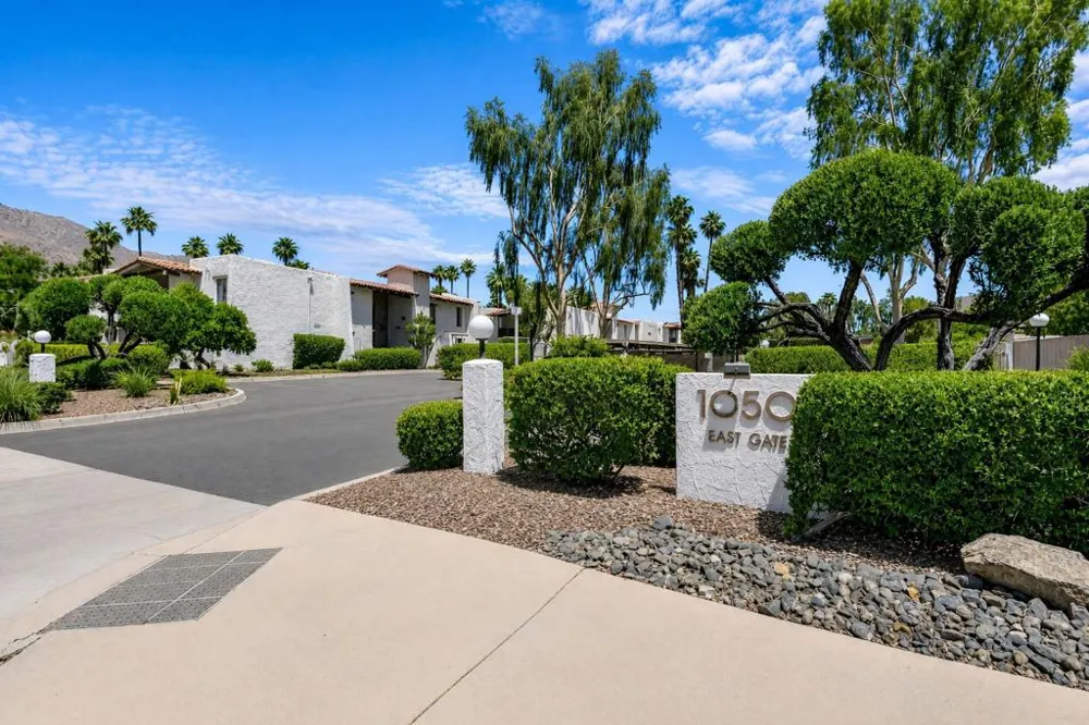 1050 E Ramon Road #20 Palm Springs, CA 92264