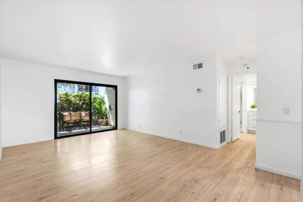 1050 E Ramon Road #20 Palm Springs, CA 92264