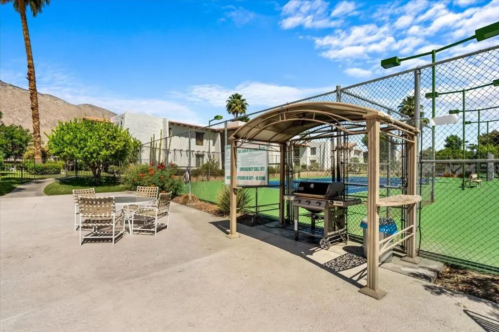 1050 E Ramon Road #20 Palm Springs, CA 92264