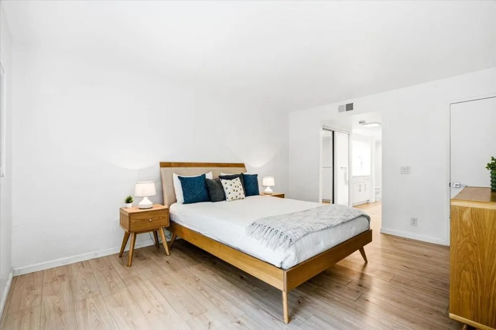 1050 E Ramon Road #20 Palm Springs, CA 92264
