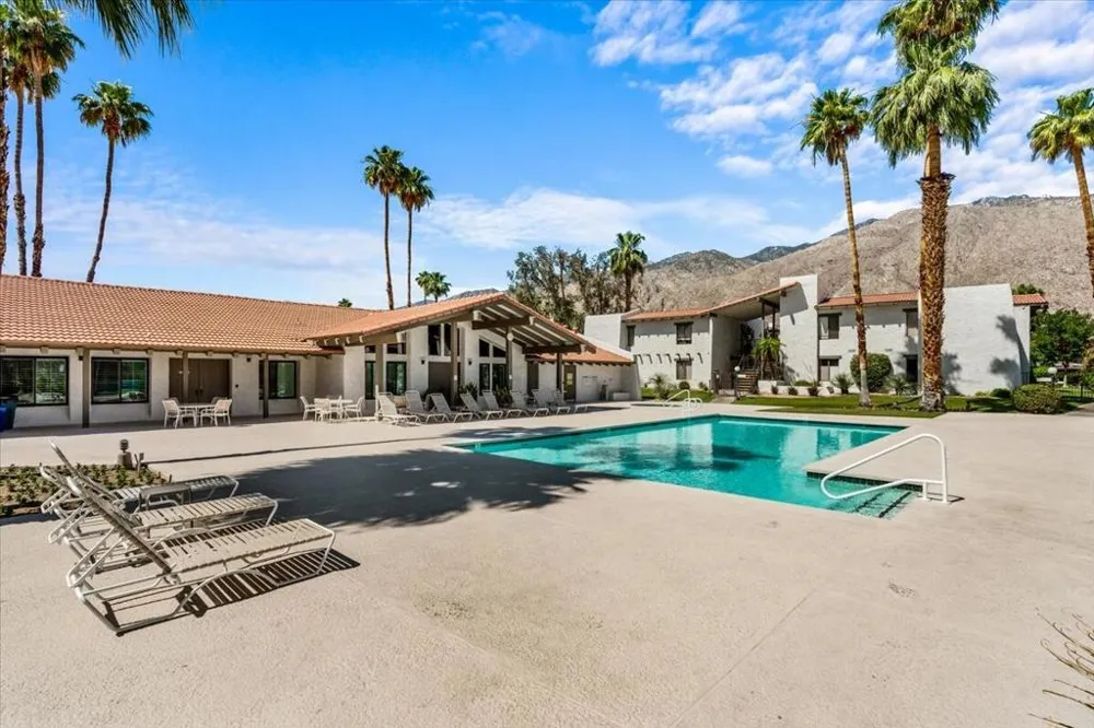 1050 E Ramon Road #20 Palm Springs, CA 92264
