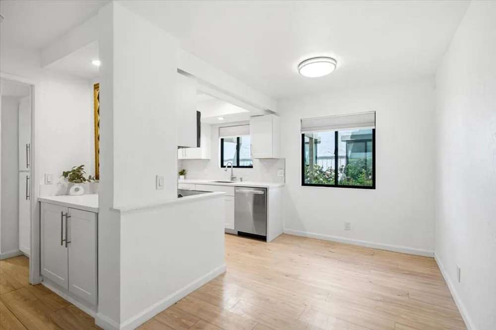 1050 E Ramon Road #20 Palm Springs, CA 92264