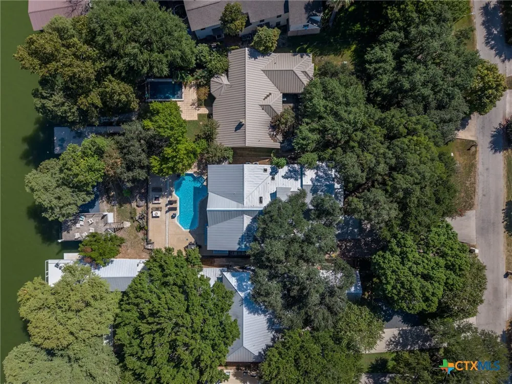 180 Lake Ridge Drive Seguin, TX 78155