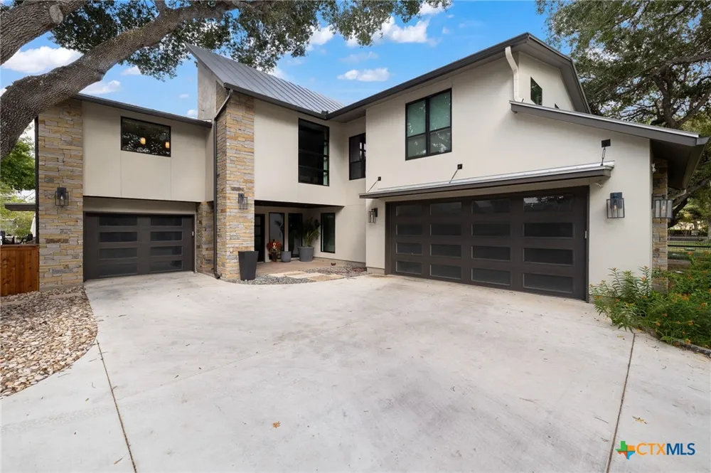 180 Lake Ridge Drive Seguin, TX 78155