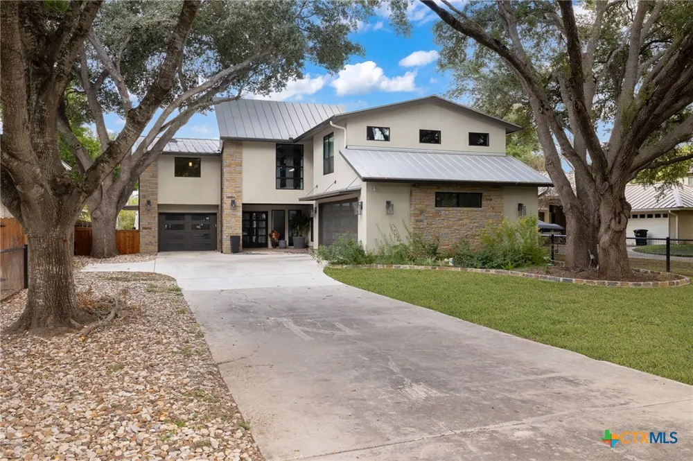 180 Lake Ridge Drive Seguin, TX 78155