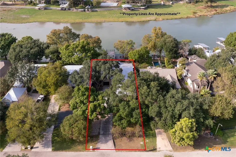 180 Lake Ridge Drive Seguin, TX 78155