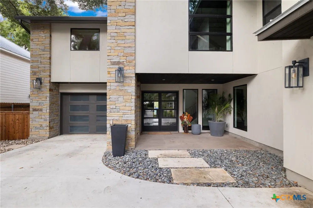 180 Lake Ridge Drive Seguin, TX 78155