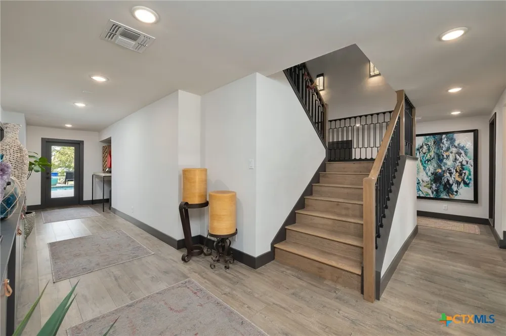 180 Lake Ridge Drive Seguin, TX 78155