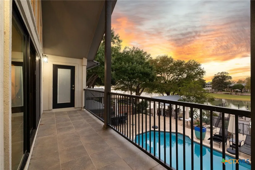 180 Lake Ridge Drive Seguin, TX 78155