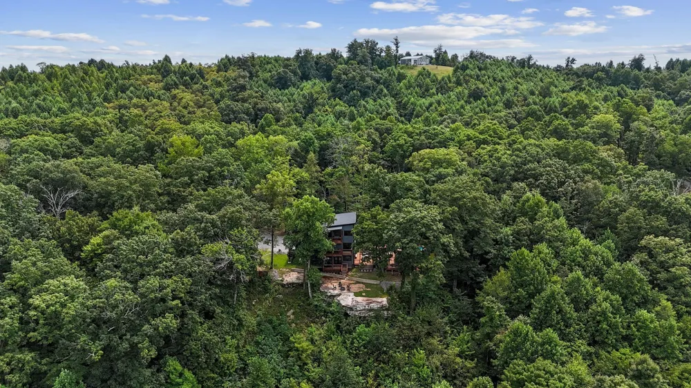 3107 Jackson Point Rd Sewanee, TN 37375