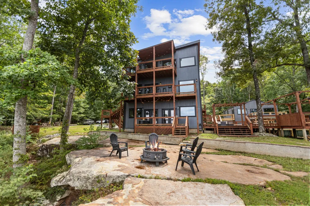 3107 Jackson Point Rd Sewanee, TN 37375