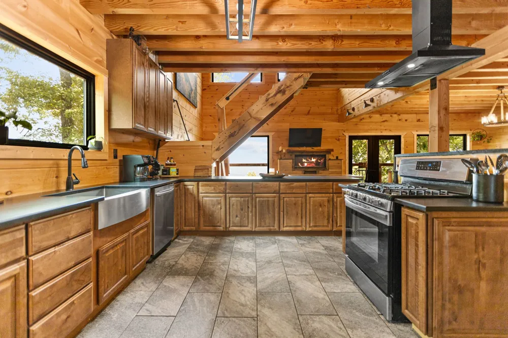 3107 Jackson Point Rd Sewanee, TN 37375