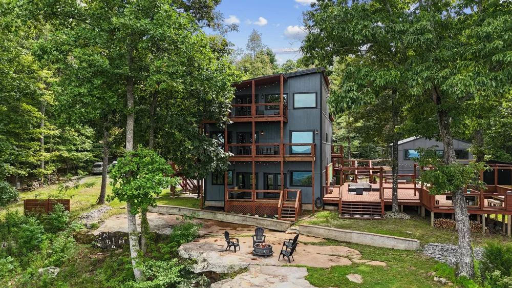 3107 Jackson Point Rd Sewanee, TN 37375