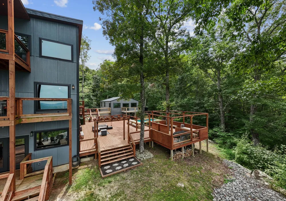 3107 Jackson Point Rd Sewanee, TN 37375