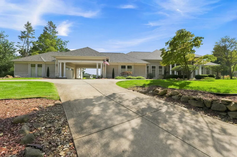 1920 High Mdw S Bertrand Township, MI 49120