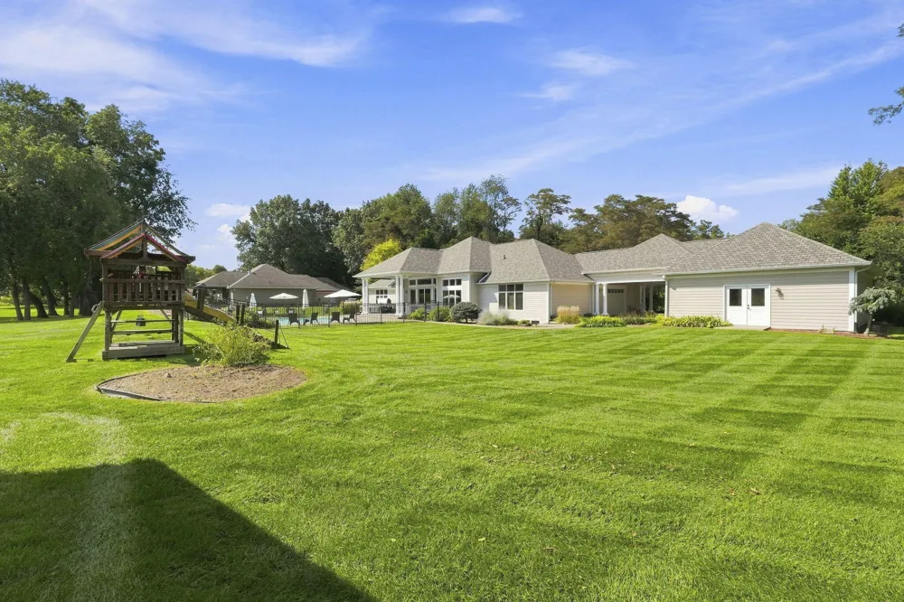 1920 High Mdw S Bertrand Township, MI 49120