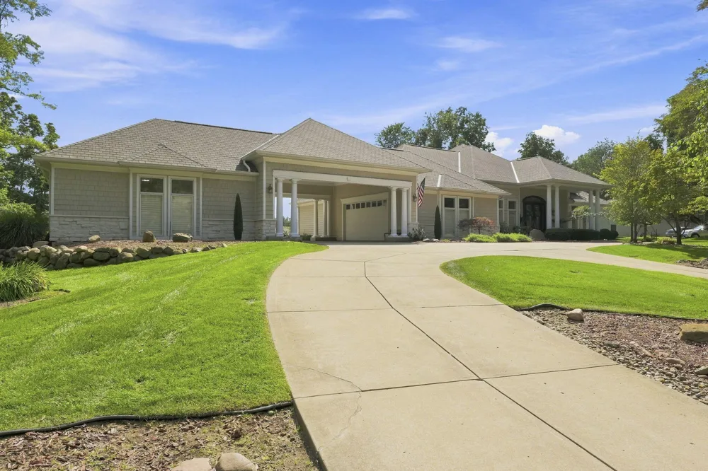 1920 High Mdw S Bertrand Township, MI 49120