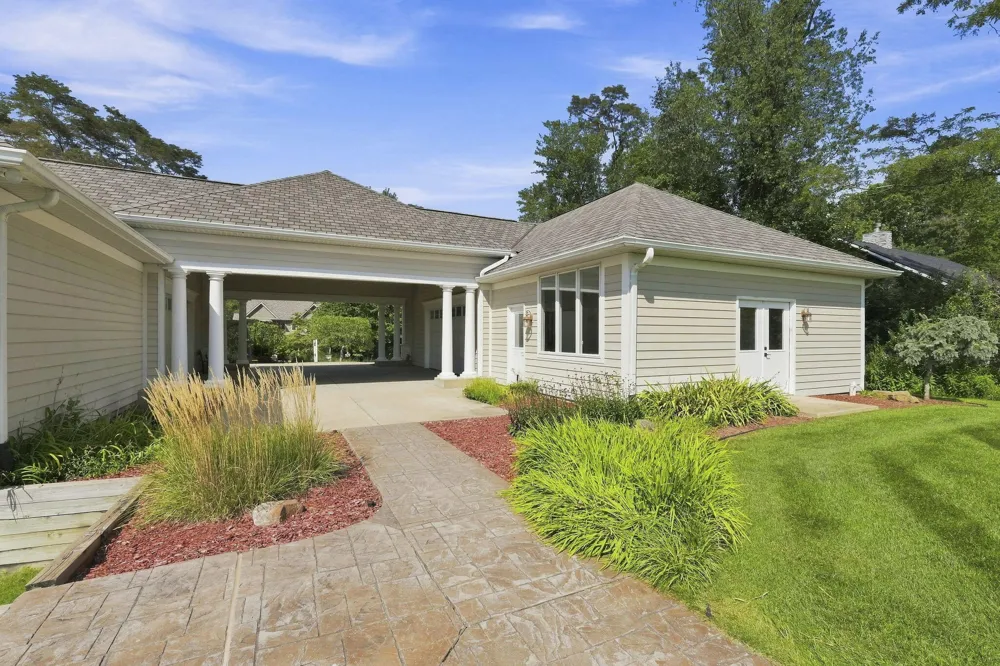 1920 High Mdw S Bertrand Township, MI 49120