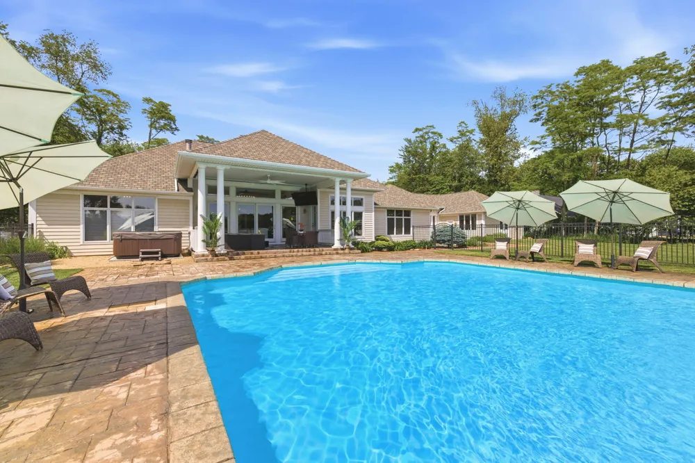 1920 High Mdw S Bertrand Township, MI 49120