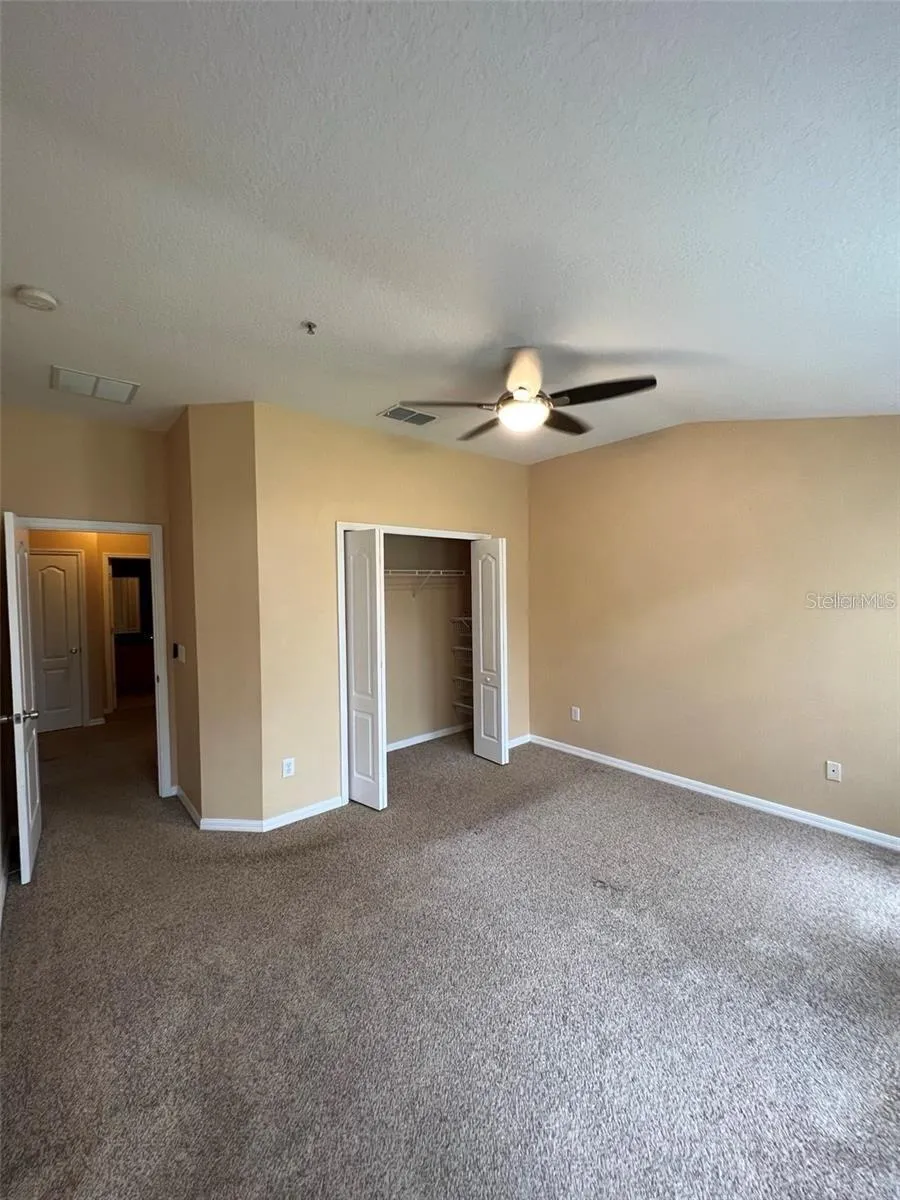 562 CLIMBING IVY COURT #B Apopka, FL 32712