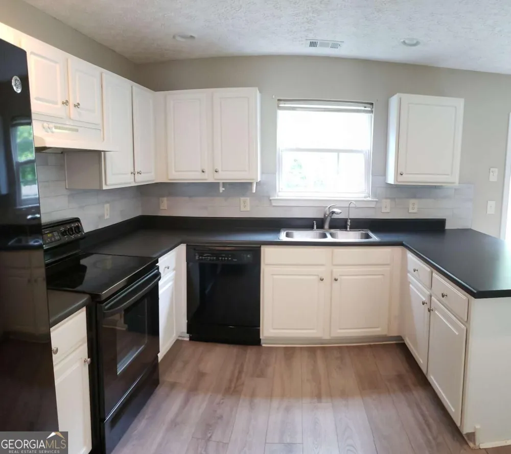 204 Wild Flower LN Canton, GA 30114