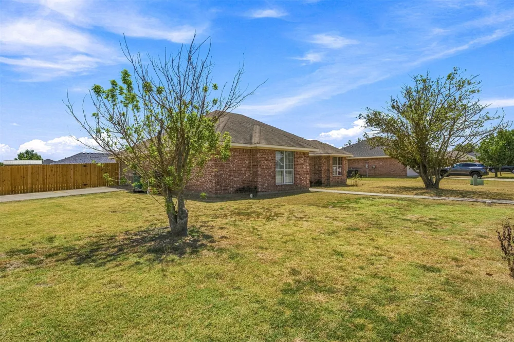 220 Knight Lane Lacy Lakeview, TX 76705