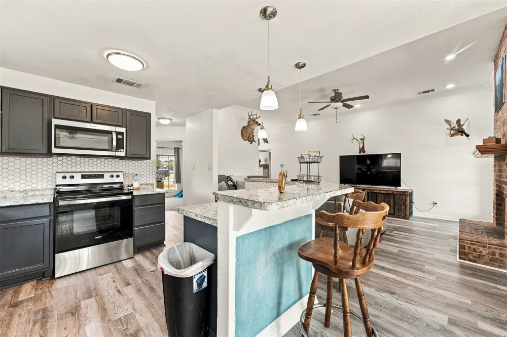 220 Knight Lane Lacy Lakeview, TX 76705