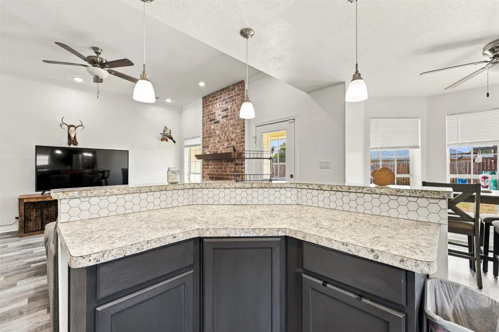 220 Knight Lane Lacy Lakeview, TX 76705