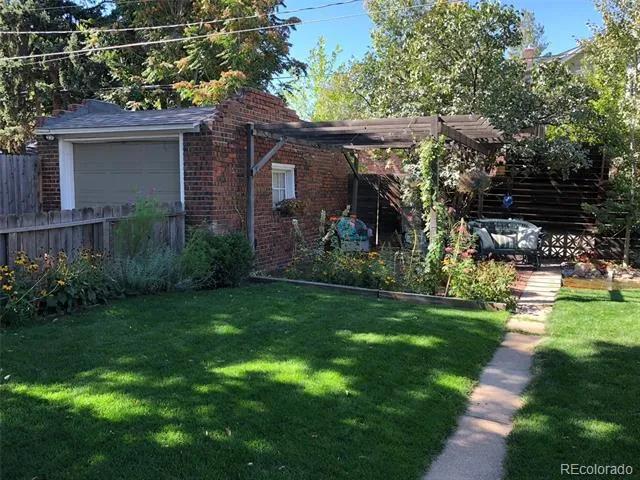 1059 Jackson Street Denver, CO 80206