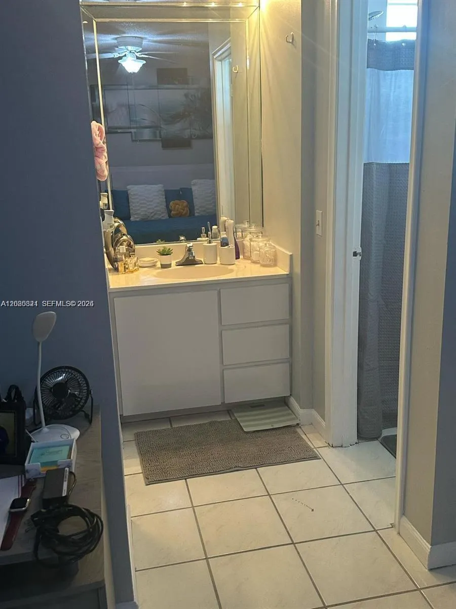 460 E 23rd St #207 Hialeah, FL 33013