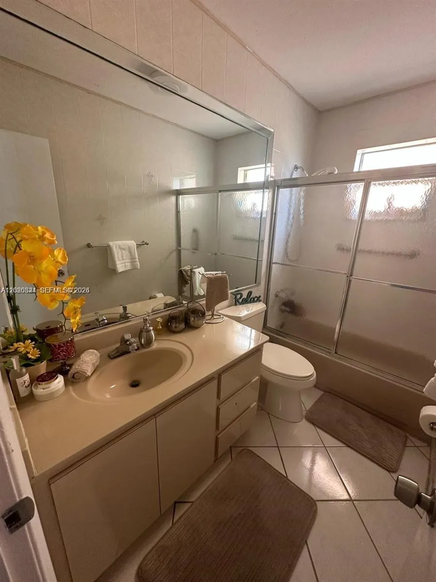460 E 23rd St #207 Hialeah, FL 33013